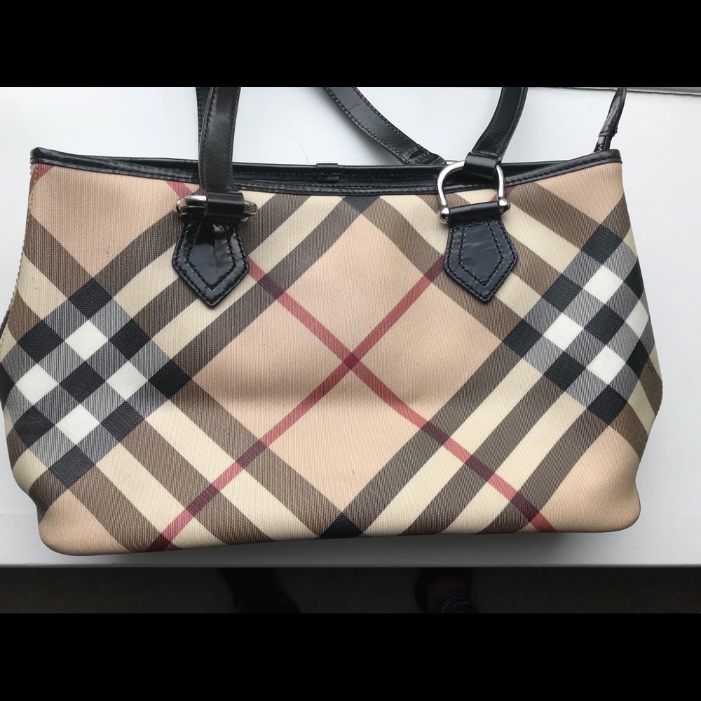 Burberry purse